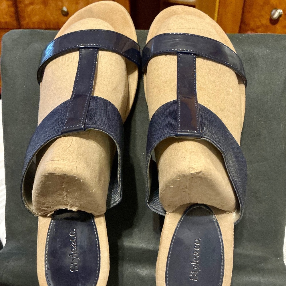 Ladies sandals